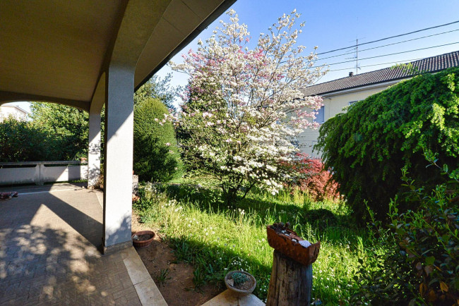 Villa in vendita a Ceriano Laghetto