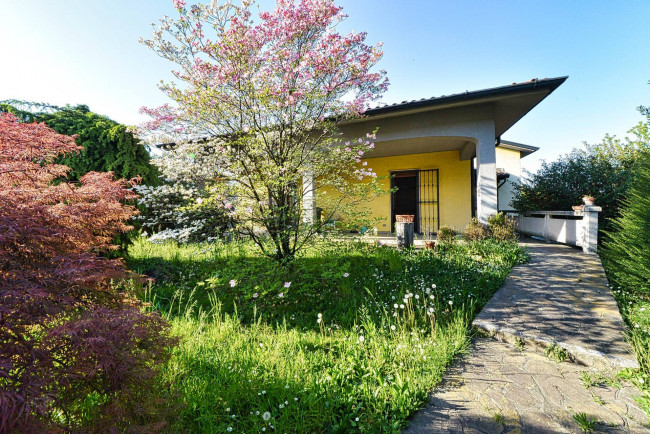 Villa in vendita a Ceriano Laghetto