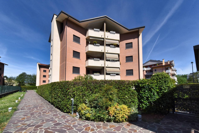 Appartamento in vendita a Solaro