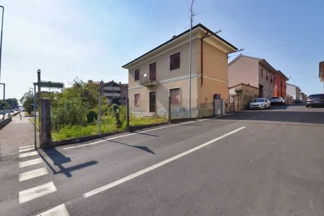 Villa in vendita a Solaro