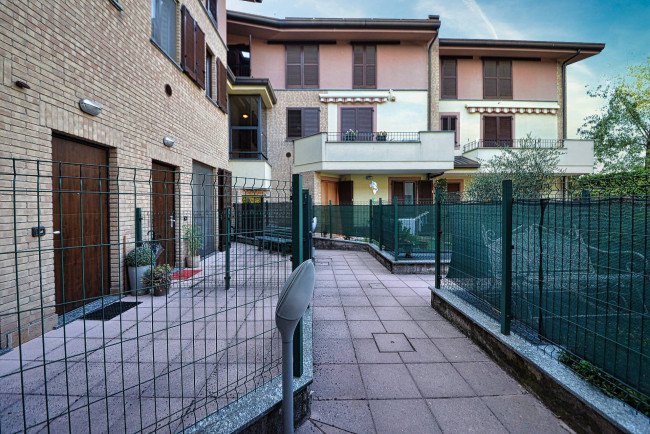 Appartamento in vendita a Caronno Pertusella