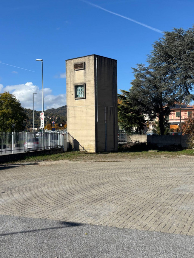 Capannone in vendita a Casella