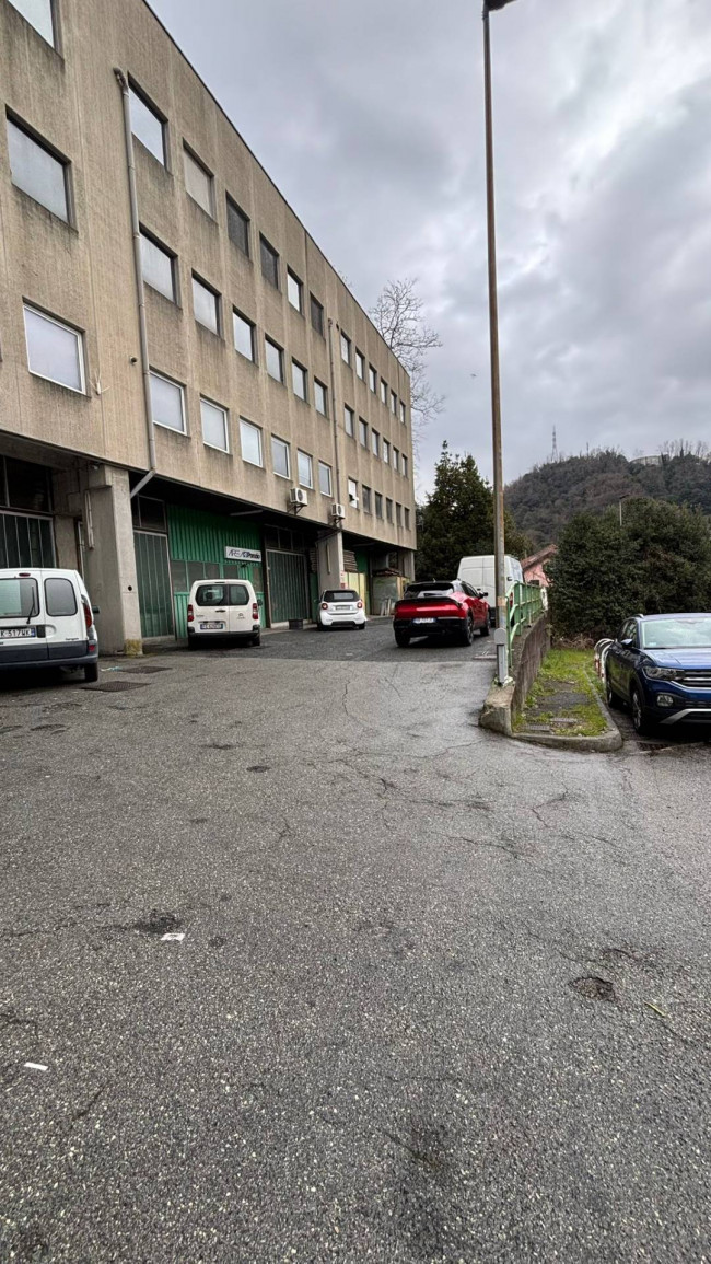 Capannone in affitto a Genova