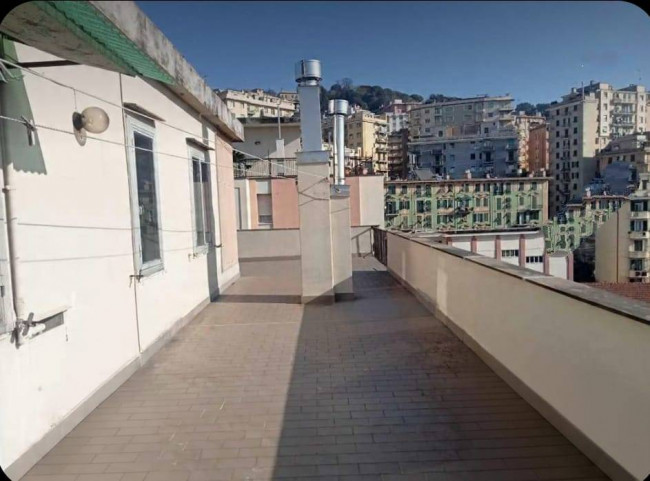  à vente à Genova