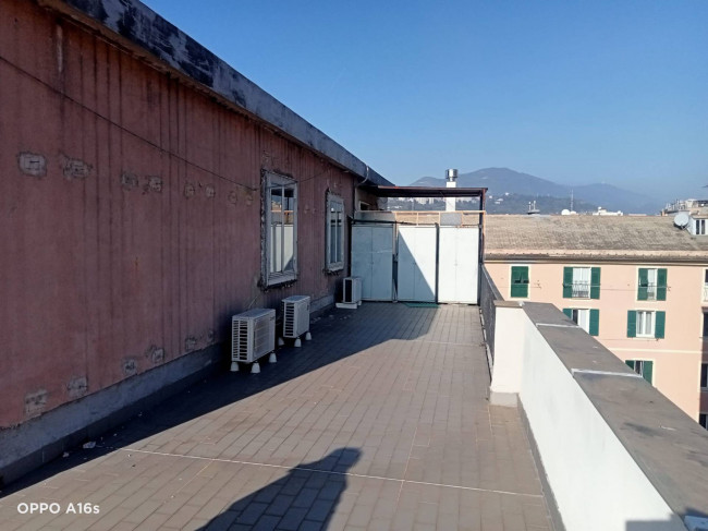  à vente à Genova