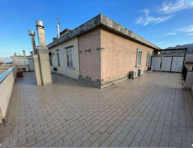  à vente à Genova