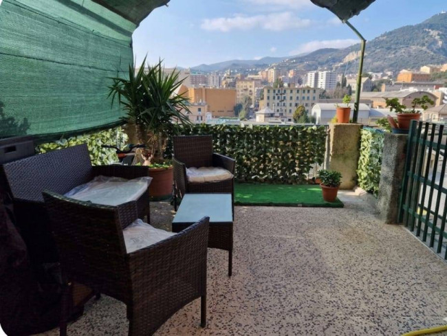 Casa semi indipendente in vendita a Genova