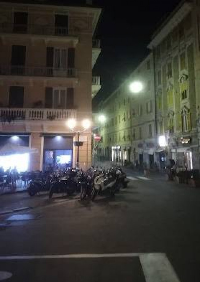 Locale commerciale in vendita a Genova