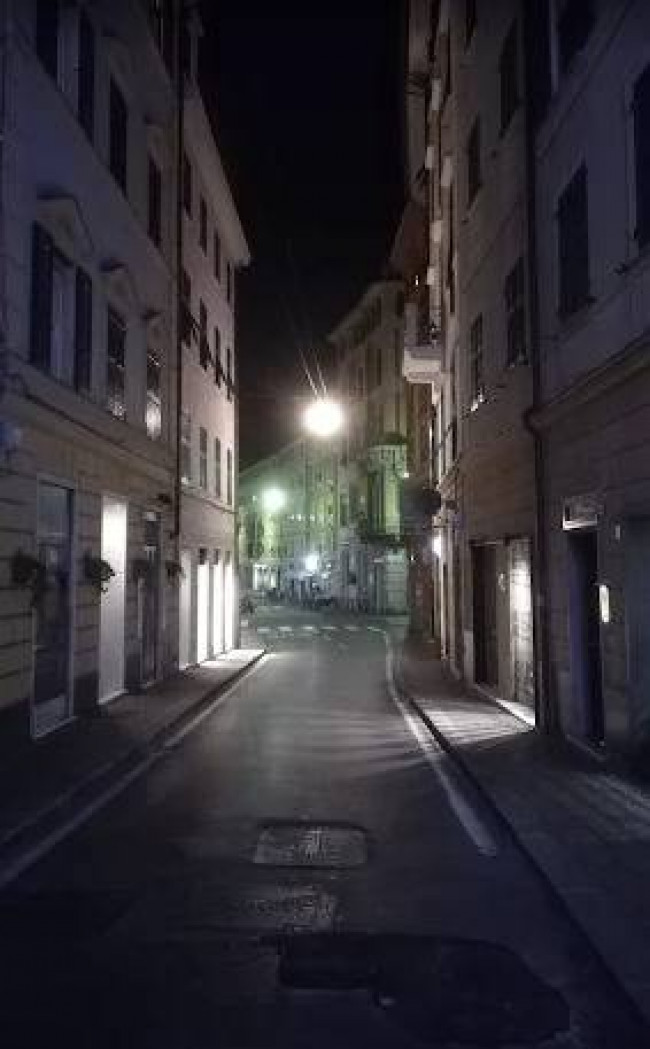 Locale commerciale in vendita a Genova