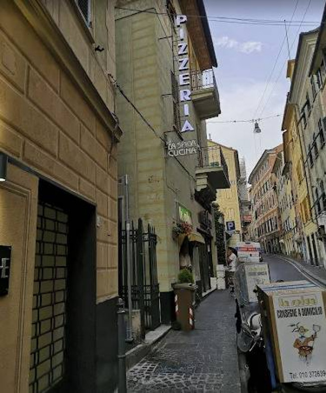 Locale commerciale in vendita a Genova
