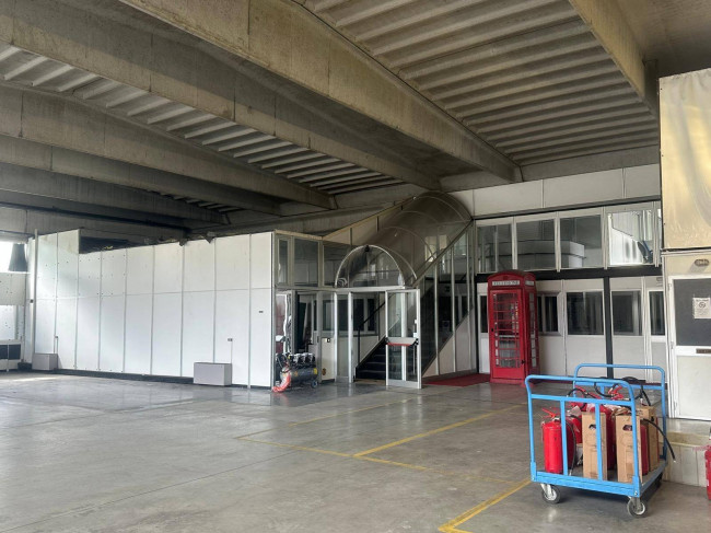 Magazzino in affitto/vendita a Genova