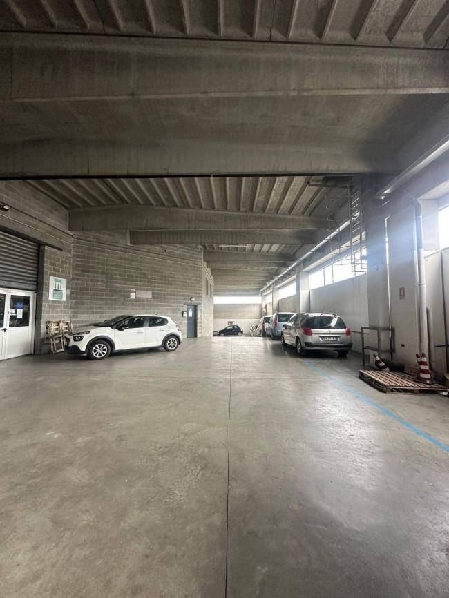 Magazzino in affitto/vendita a Genova