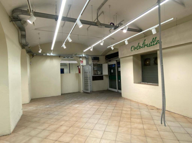 Locale commerciale in affitto/vendita a Genova