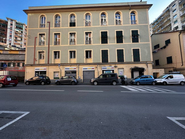Locale commerciale in affitto/vendita a Genova