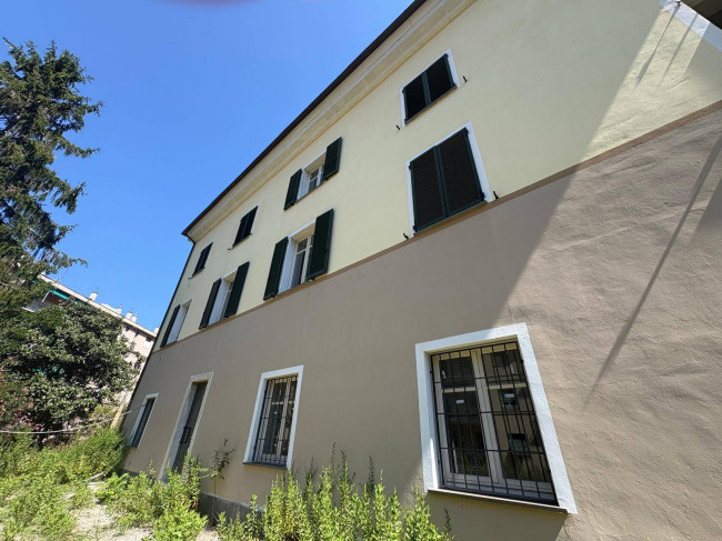  à vente à Genova