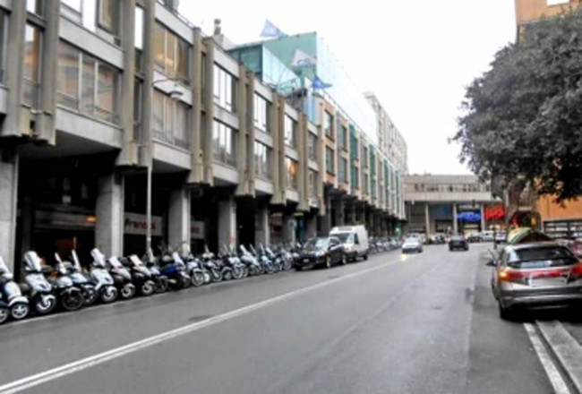  à vente à Genova