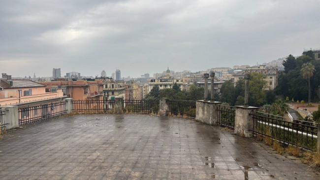 Appartamento in vendita a Genova