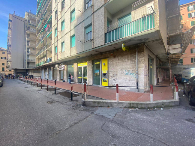 Locale commerciale in vendita a Genova