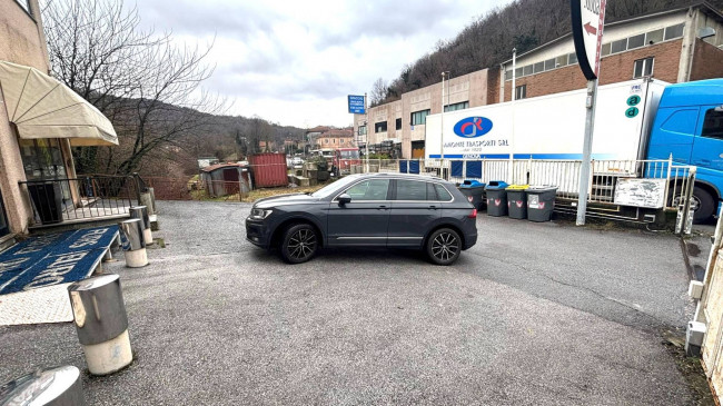 Capannone in affitto a Savignone