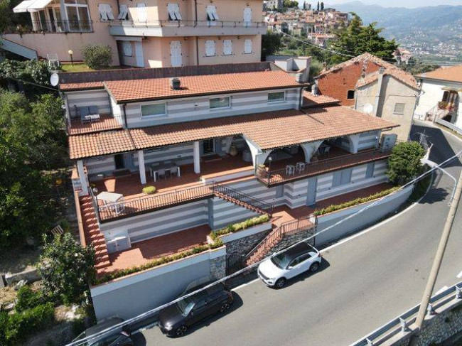 Villetta Bifamiliare in vendita a Vezzano Ligure