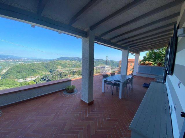 Villetta Bifamiliare in vendita a Vezzano Ligure