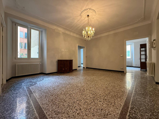  à vente à Genova
