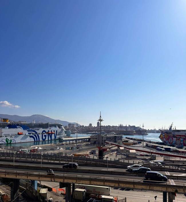 Appartamento in vendita a Genova