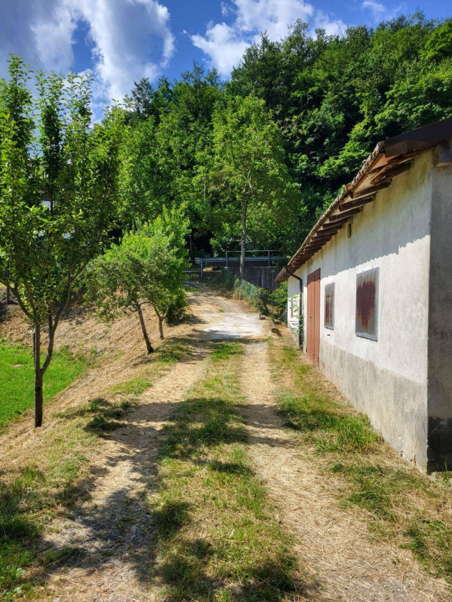 Cascina/Casale/Masseria in vendita a Ventasso