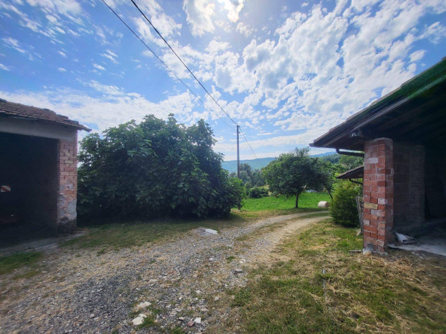 Cascina/Casale/Masseria in vendita a Ventasso
