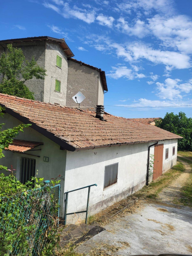Cascina/Casale/Masseria in vendita a Ventasso