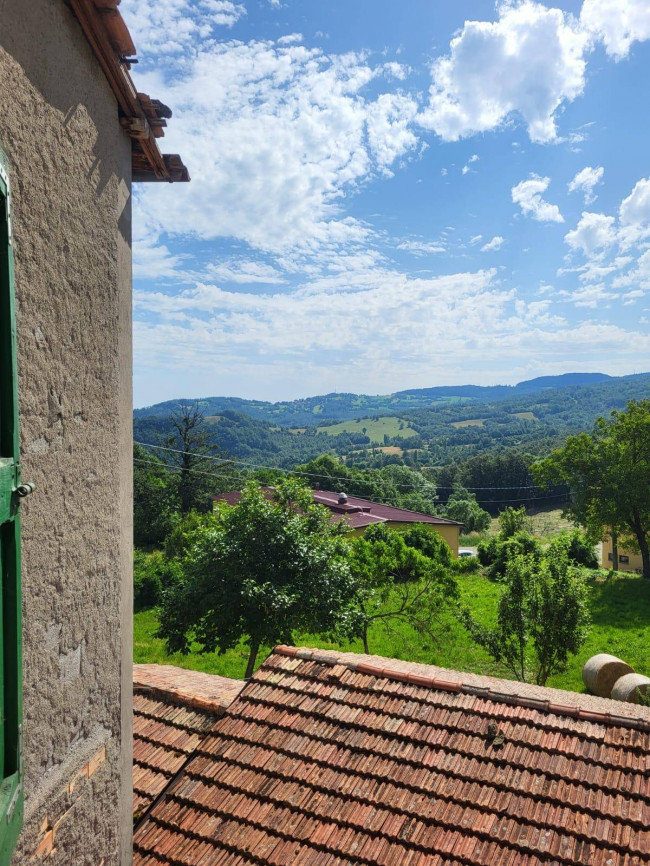 Cascina/Casale/Masseria in vendita a Ventasso