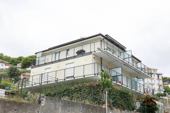 Appartamento in vendita a Andora