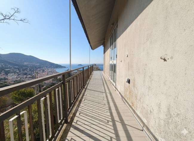 Villa in vendita a Alassio