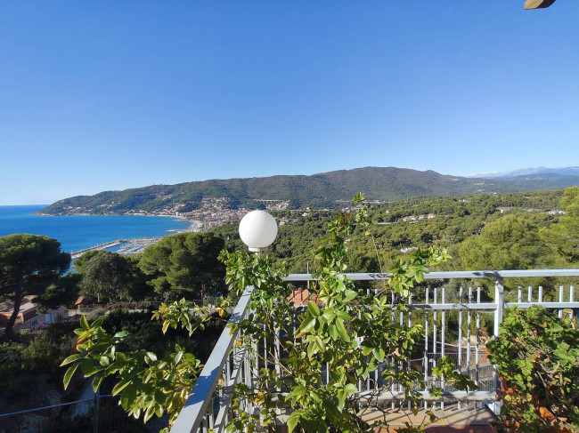 Villa in vendita a Andora