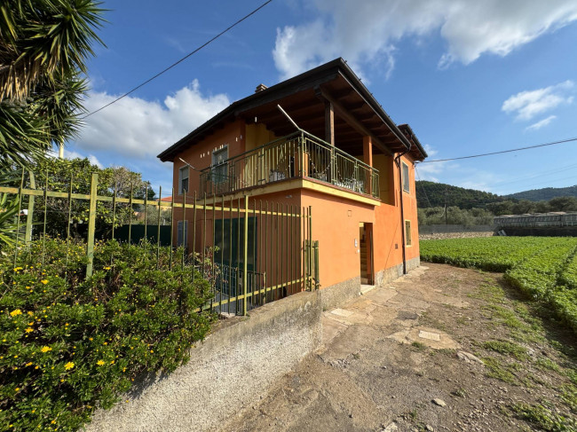 Casa singola in vendita a Andora