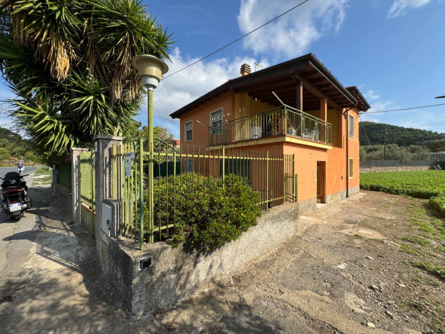 Casa singola in vendita a Andora