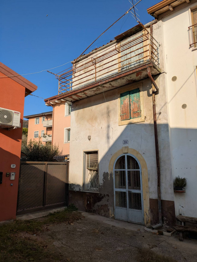 Rustico in vendita a Verona