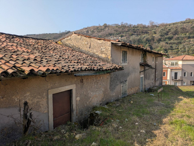 Rustico in vendita a Verona
