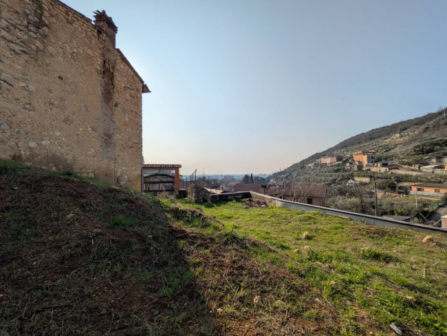 Rustico in vendita a Verona