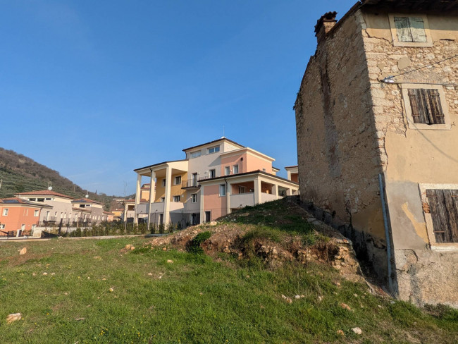 Rustico in vendita a Verona
