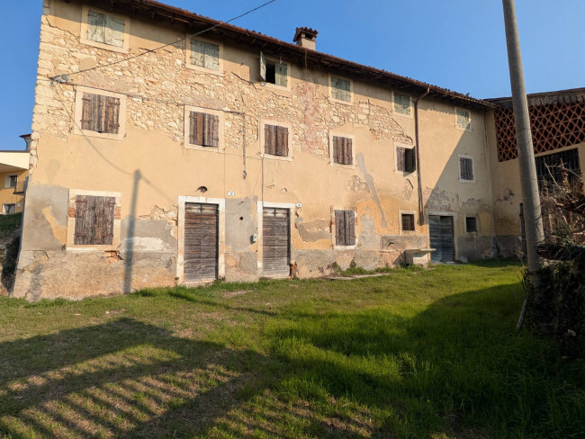 Rustico in vendita a Verona
