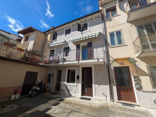 Villette a schiera in affitto a Verona
