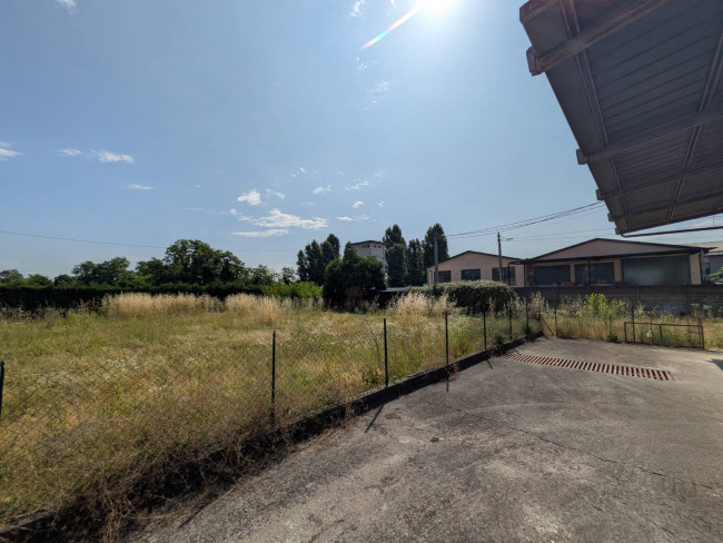 Capannone in vendita a Zevio