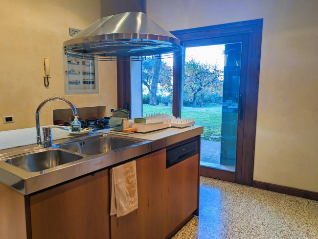 Villa in vendita a Torri del Benaco