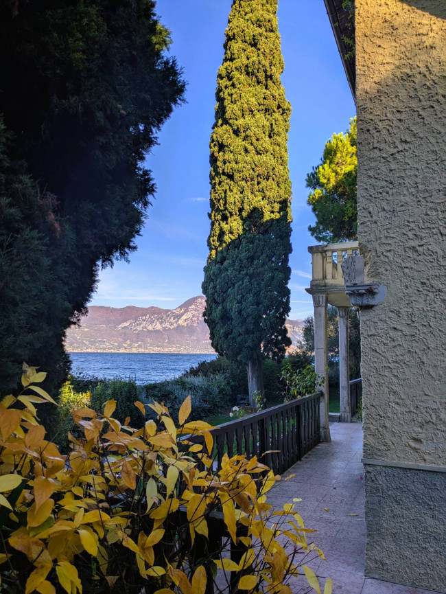 Villa in vendita a Torri del Benaco
