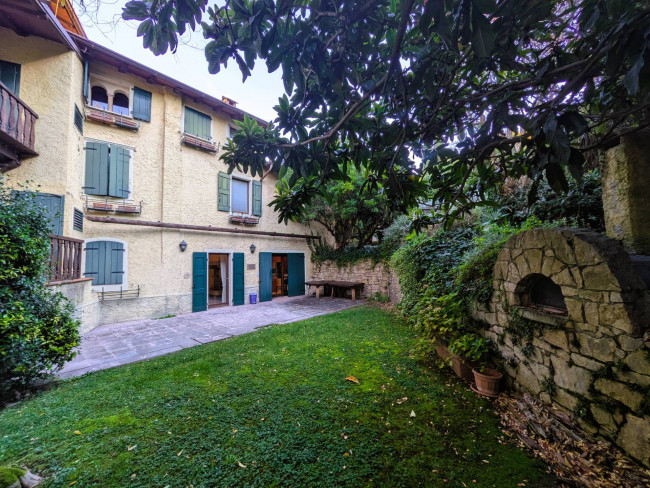 Villa in vendita a Torri del Benaco