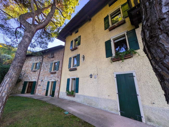 Villa in vendita a Torri del Benaco
