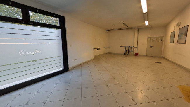 Locale commerciale in affitto a Negrar