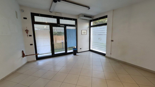 Locale commerciale in affitto a Negrar